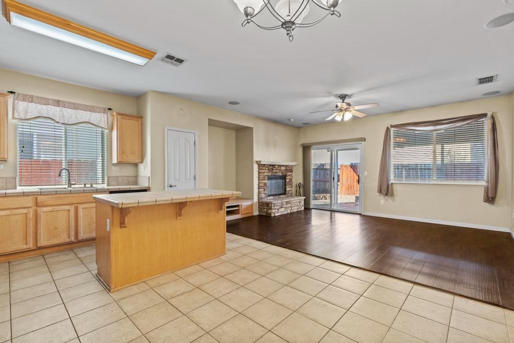 1715 Shoreline Drive