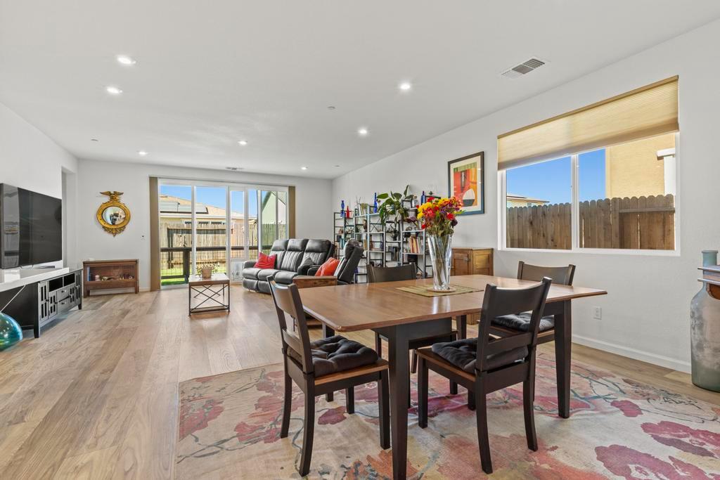 1555 Gelderlander Way