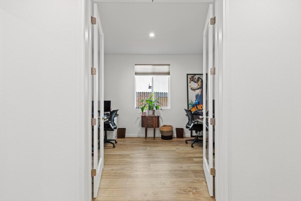 1555 Gelderlander Way