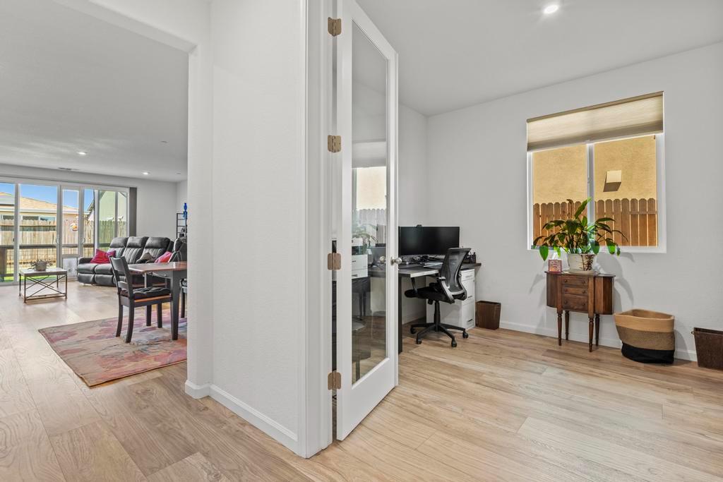 1555 Gelderlander Way