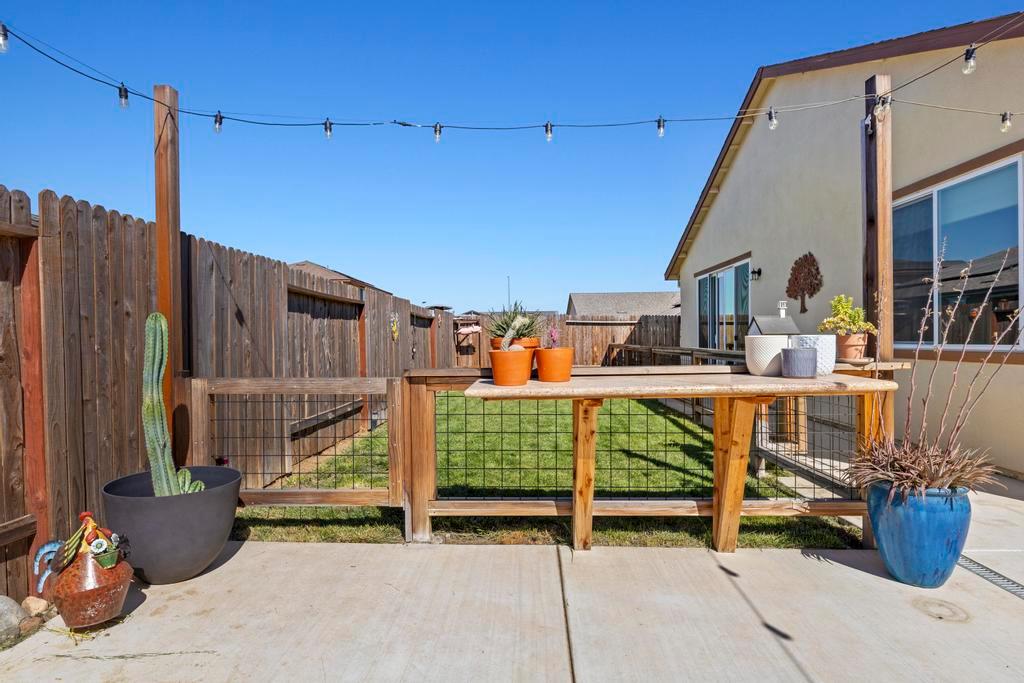 1555 Gelderlander Way