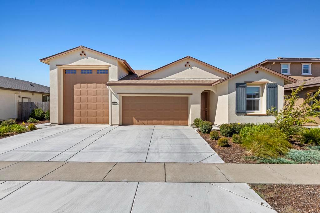 1555 Gelderlander Way