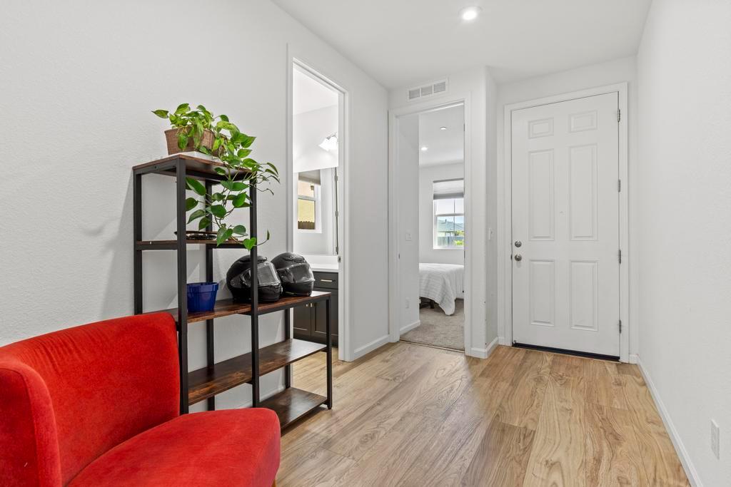 1555 Gelderlander Way