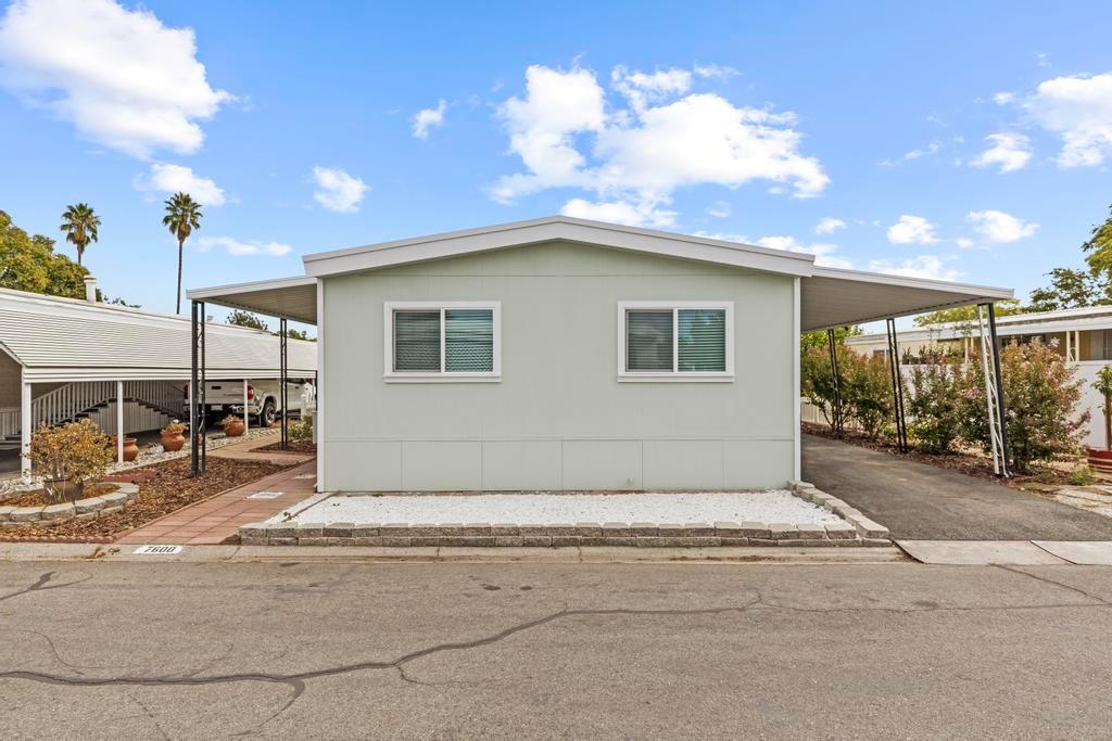 7600 Golden Eye Lane 43