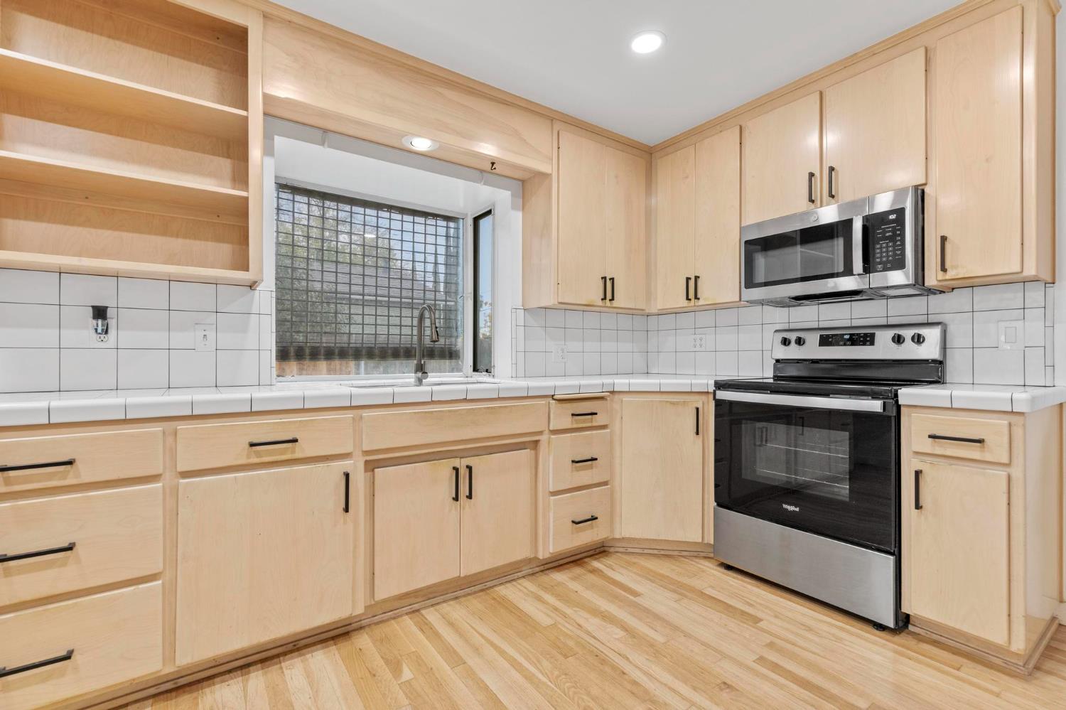 731 Sioc Street