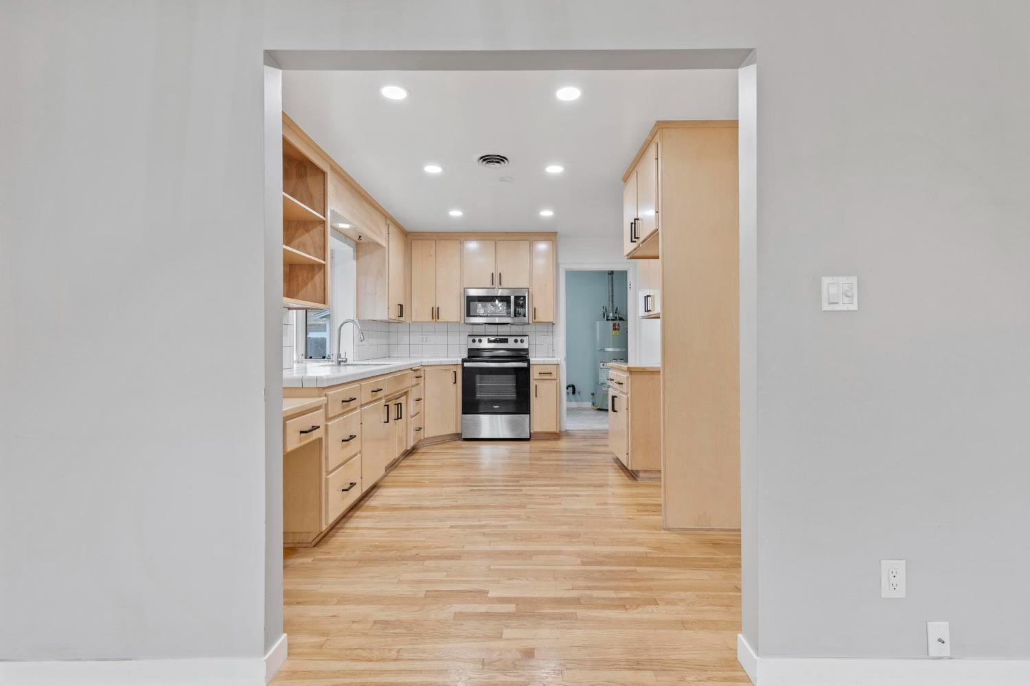 731 Sioc Street