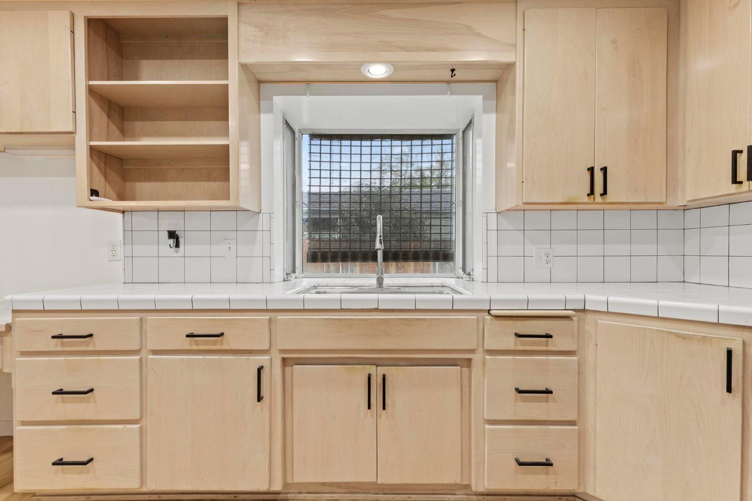 731 Sioc Street