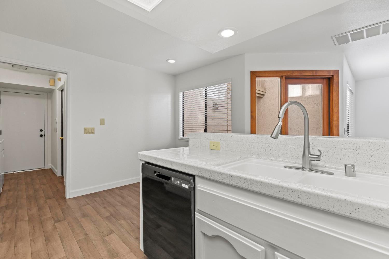 7526 Creekridge Lane