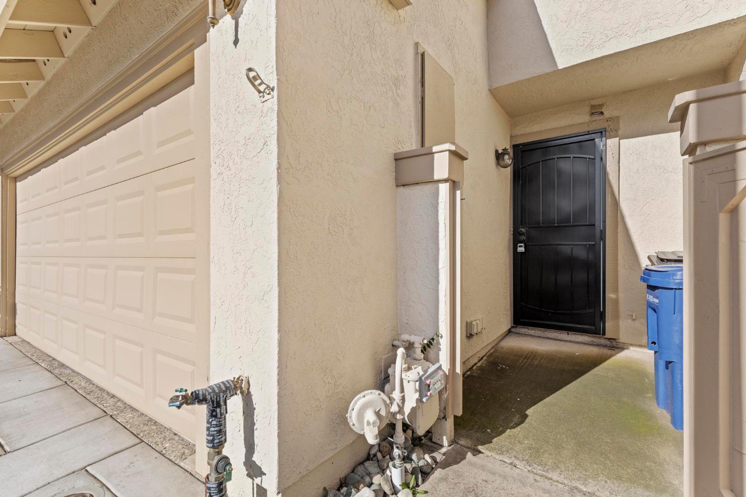 7526 Creekridge Lane