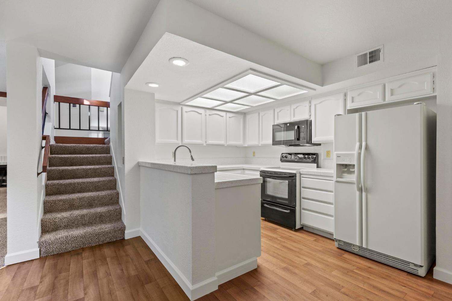 7526 Creekridge Lane