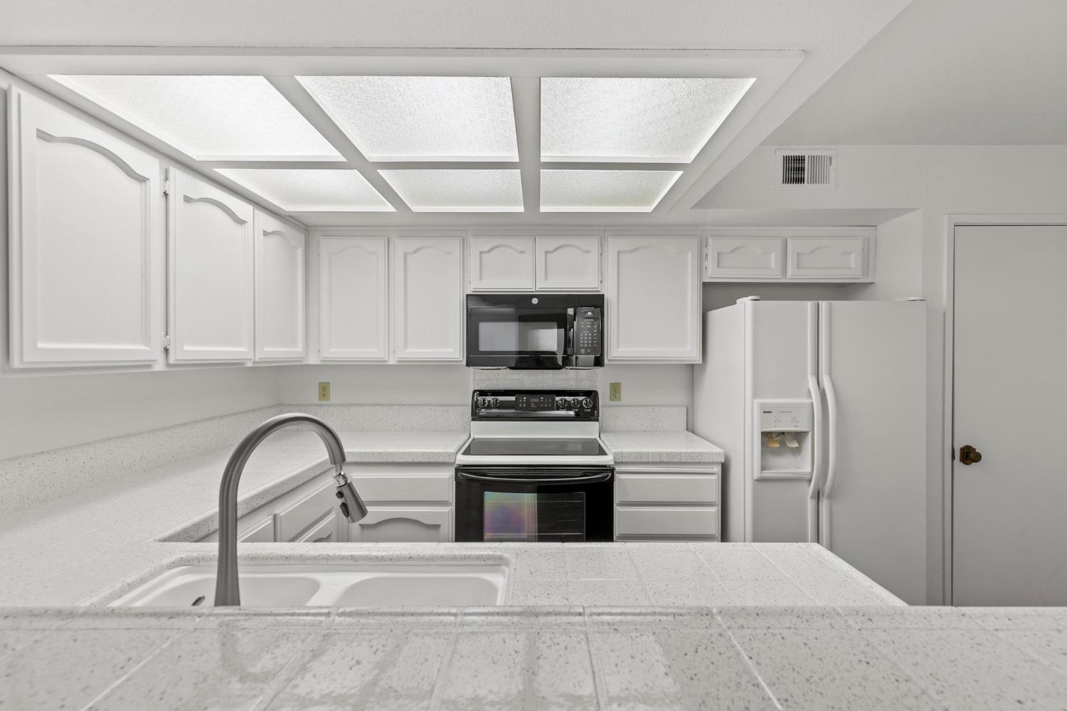 7526 Creekridge Lane