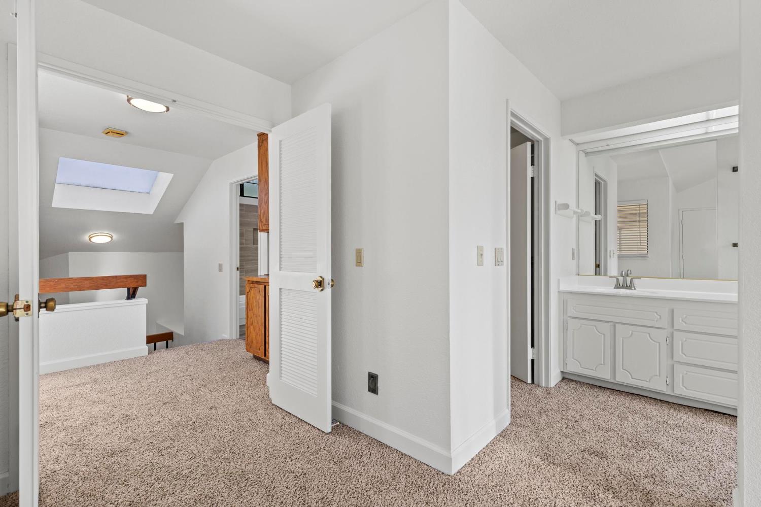 7526 Creekridge Lane