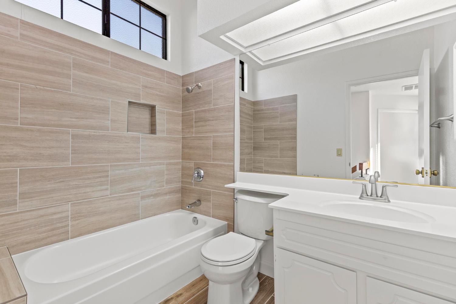 7526 Creekridge Lane