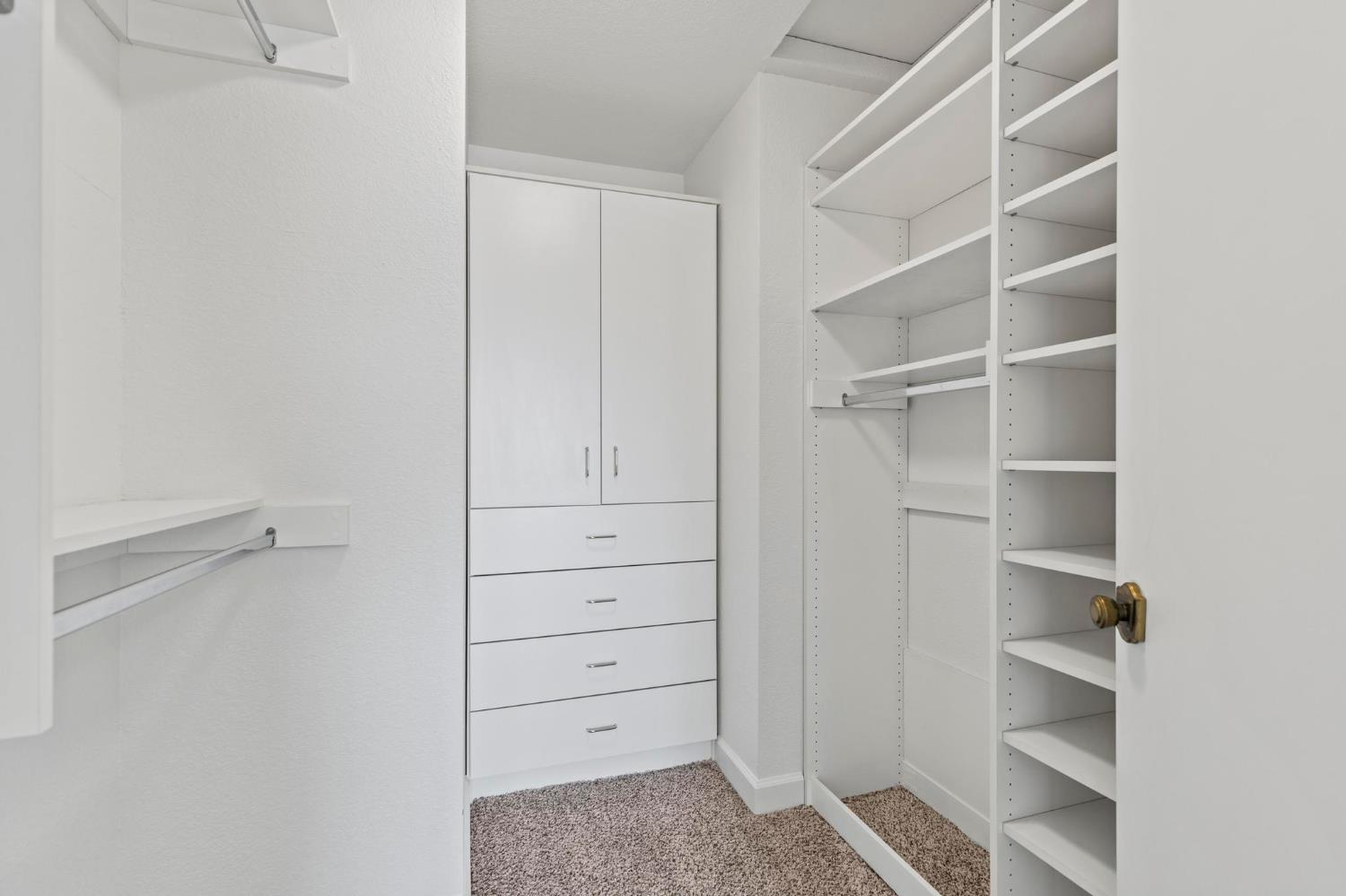 7526 Creekridge Lane