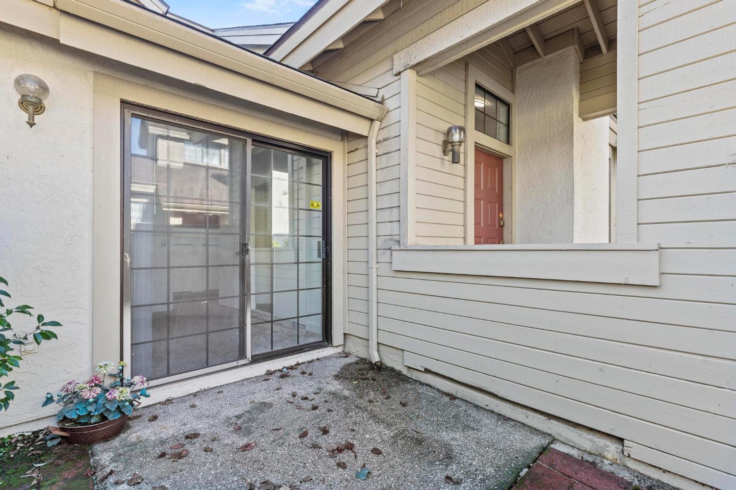 7526 Creekridge Lane