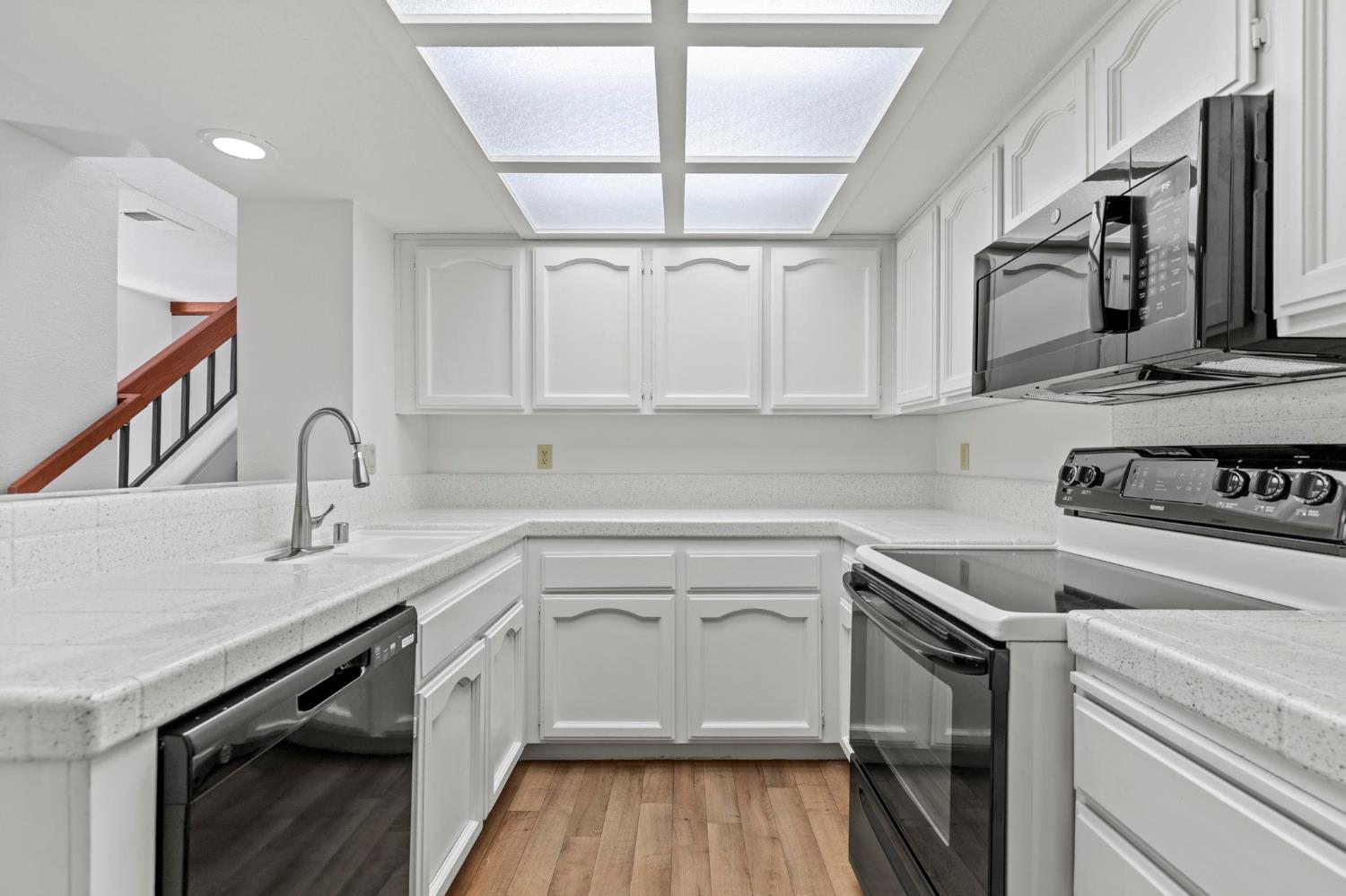 7526 Creekridge Lane