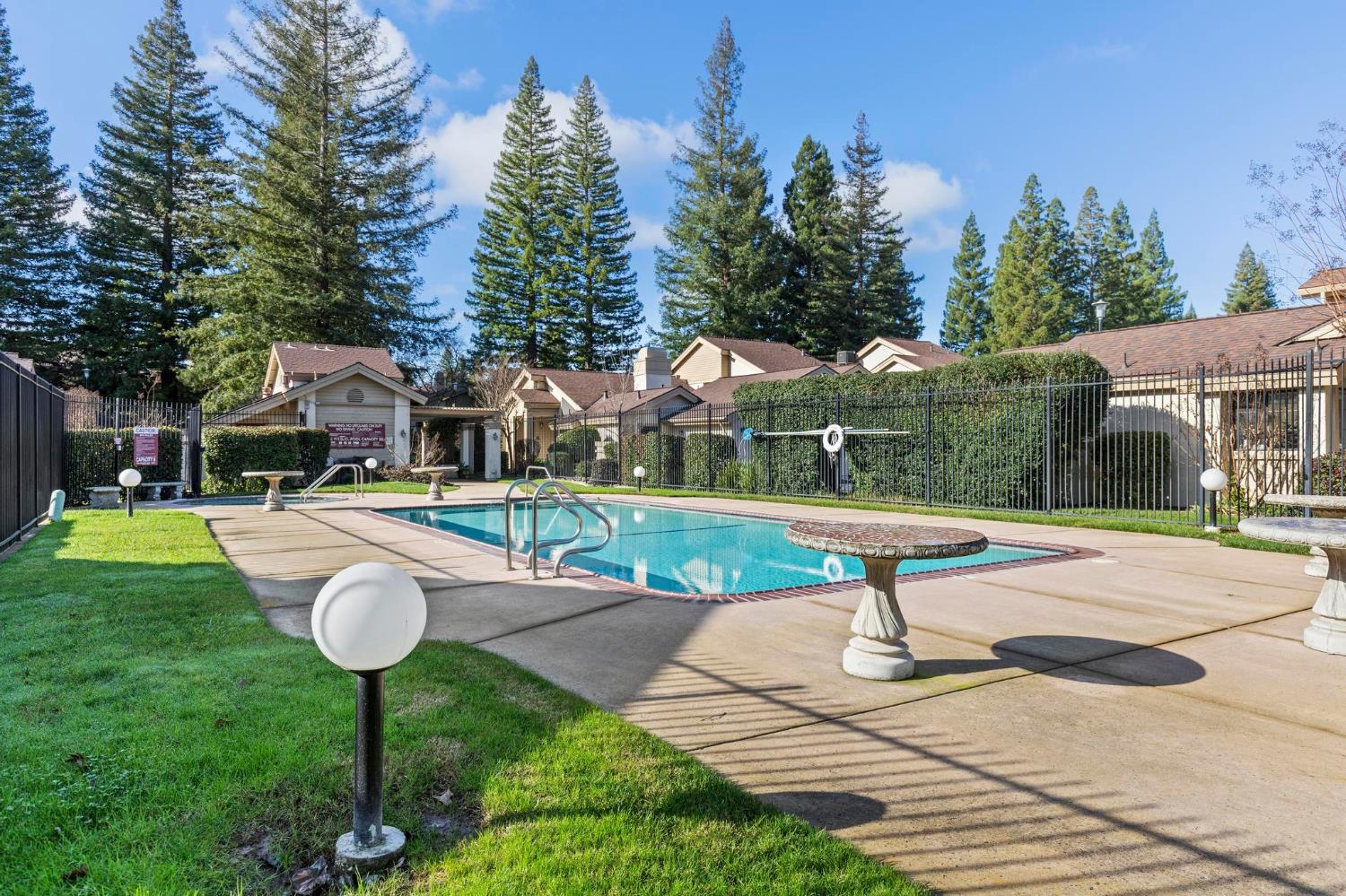 7526 Creekridge Lane