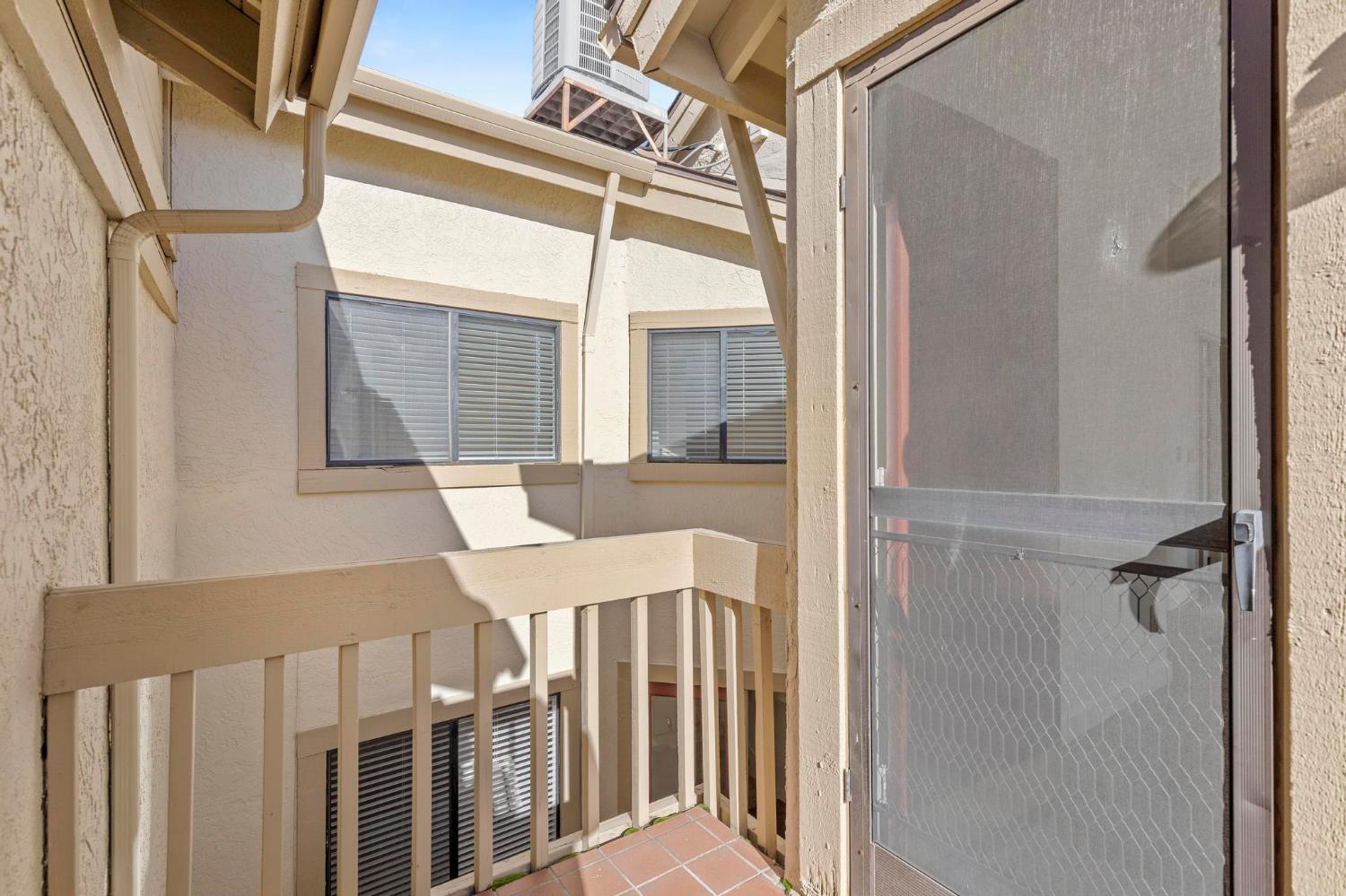 7526 Creekridge Lane