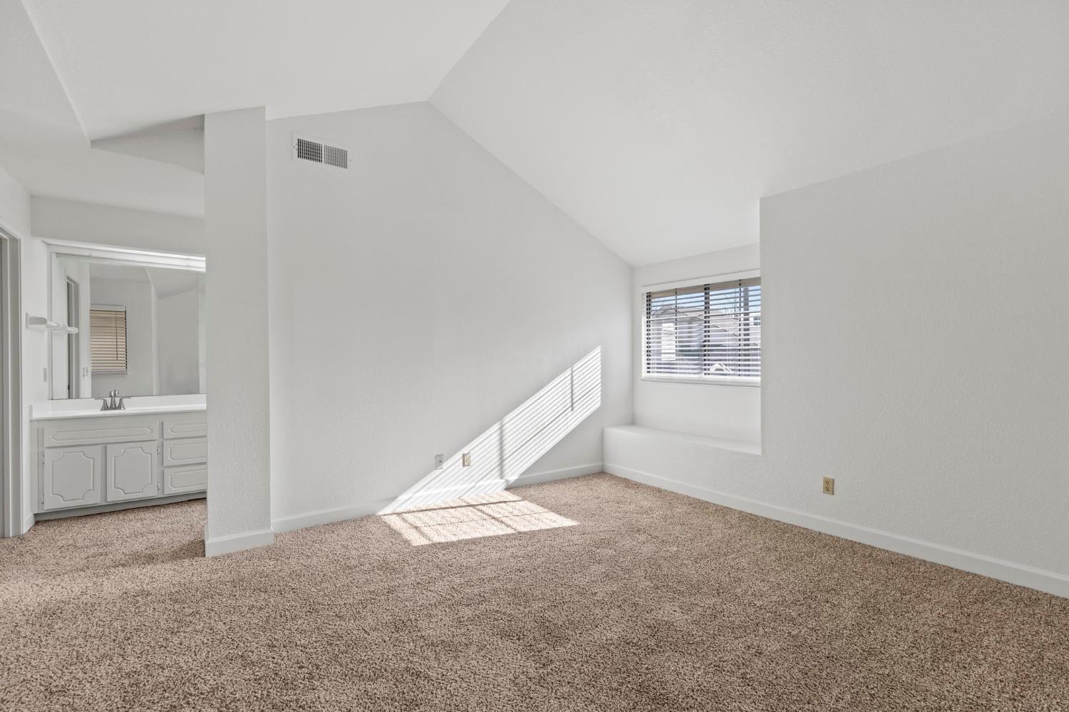 7526 Creekridge Lane