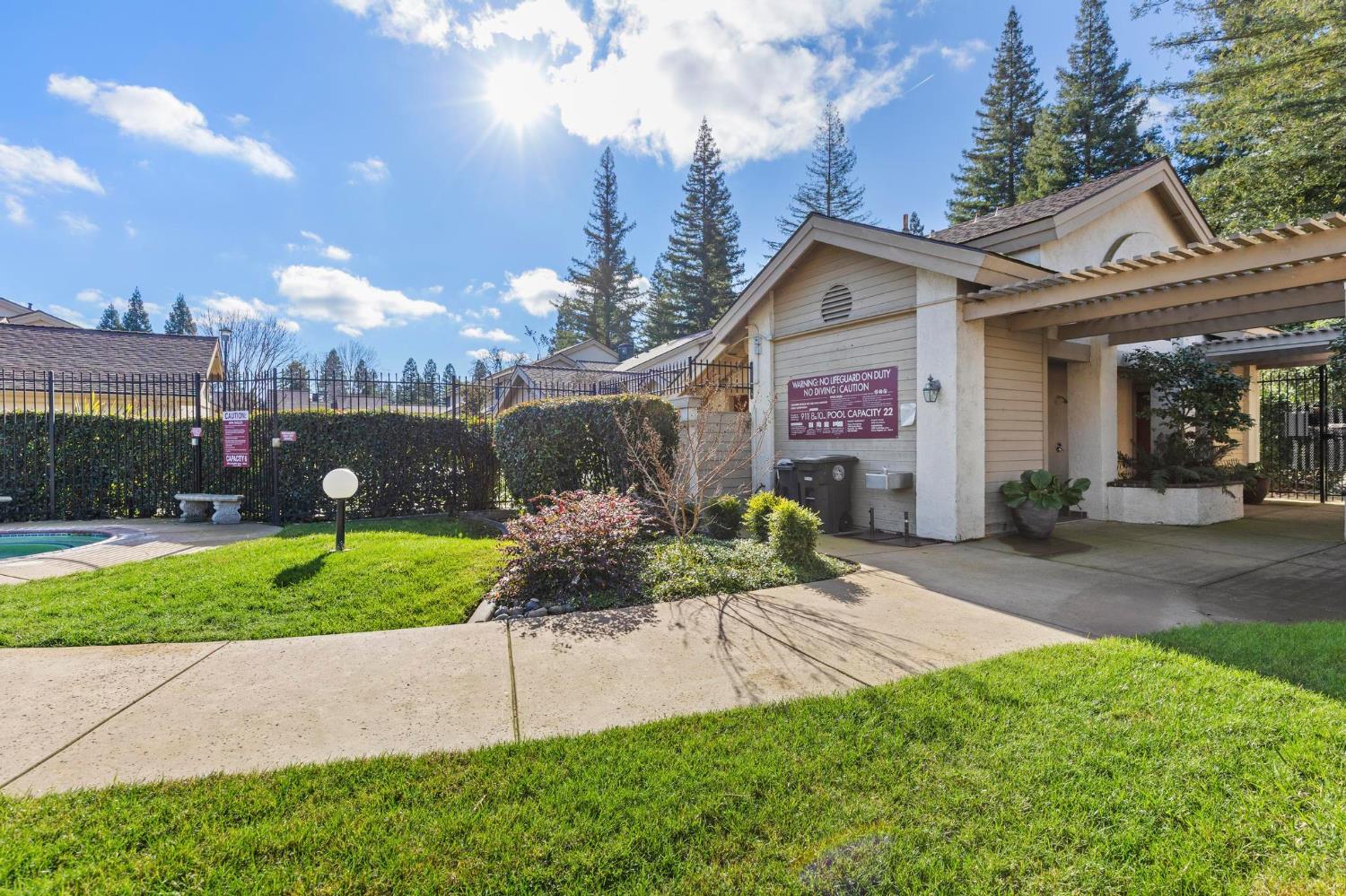 7526 Creekridge Lane