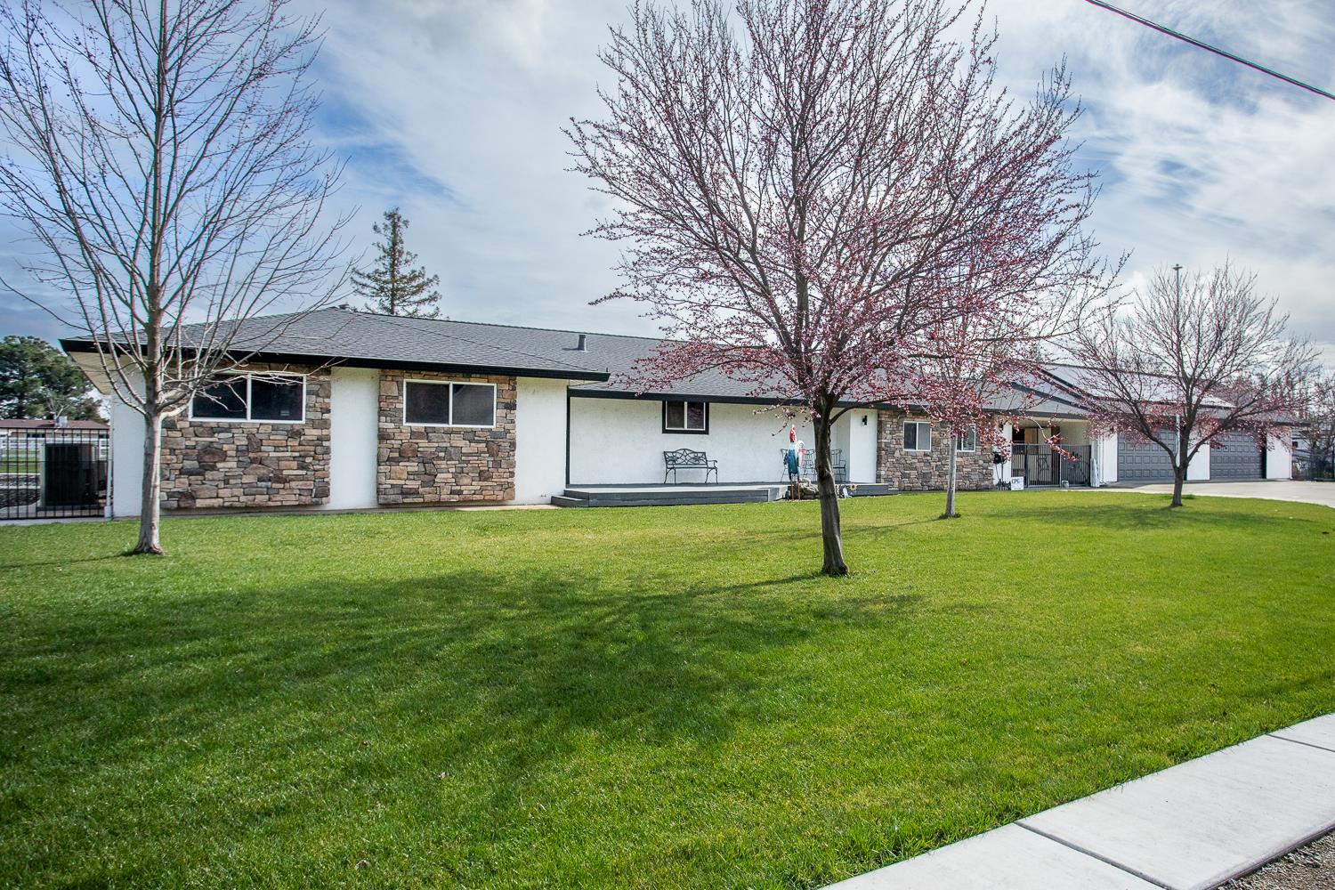 1559 Daphne Lane