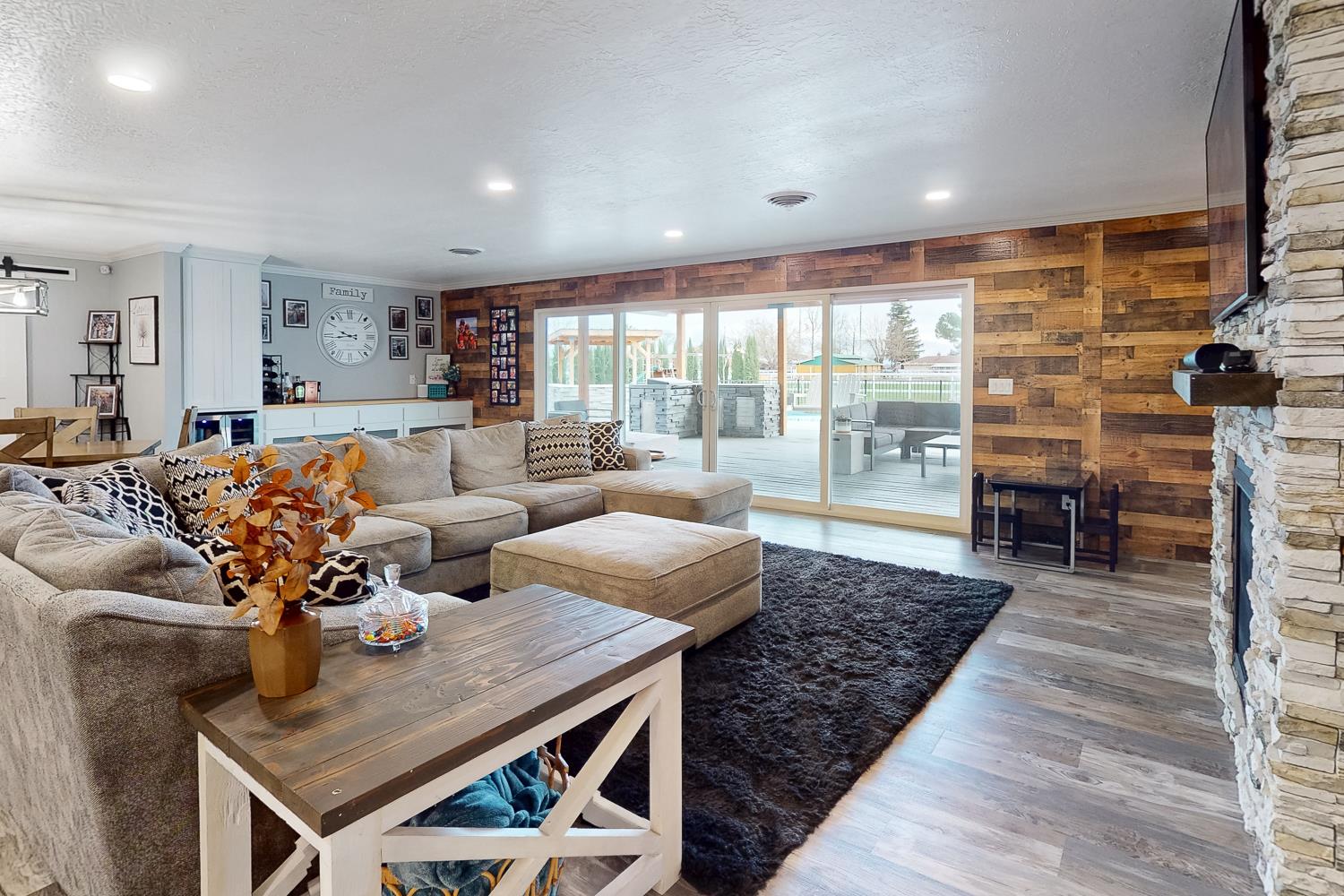 1559 Daphne Lane