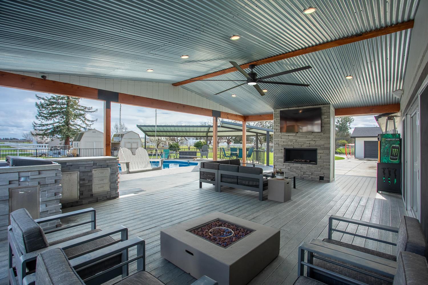 1559 Daphne Lane