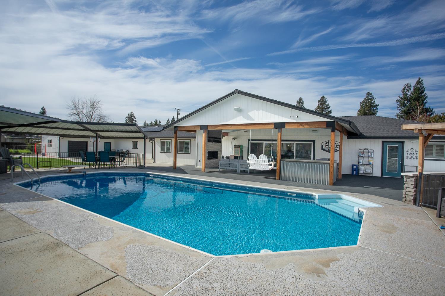 1559 Daphne Lane