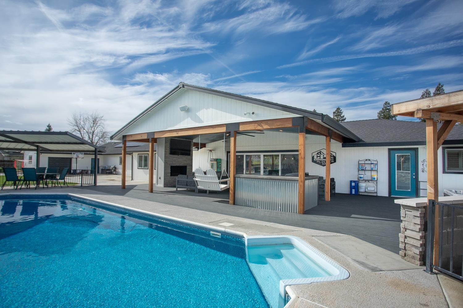 1559 Daphne Lane