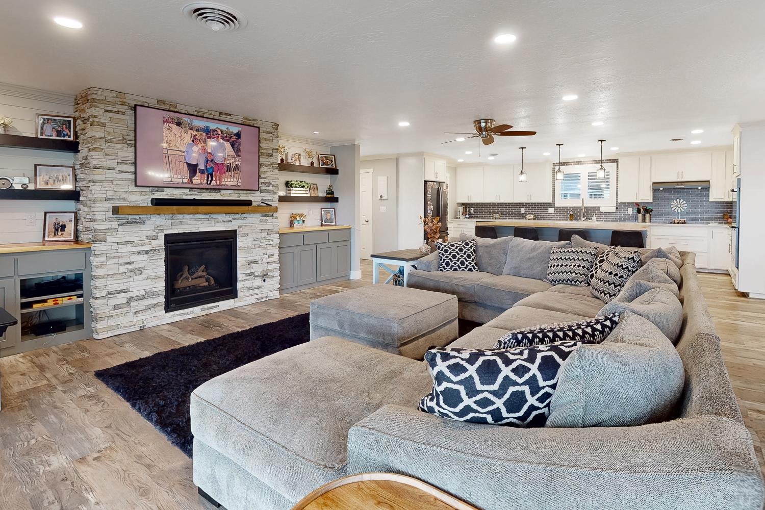 1559 Daphne Lane