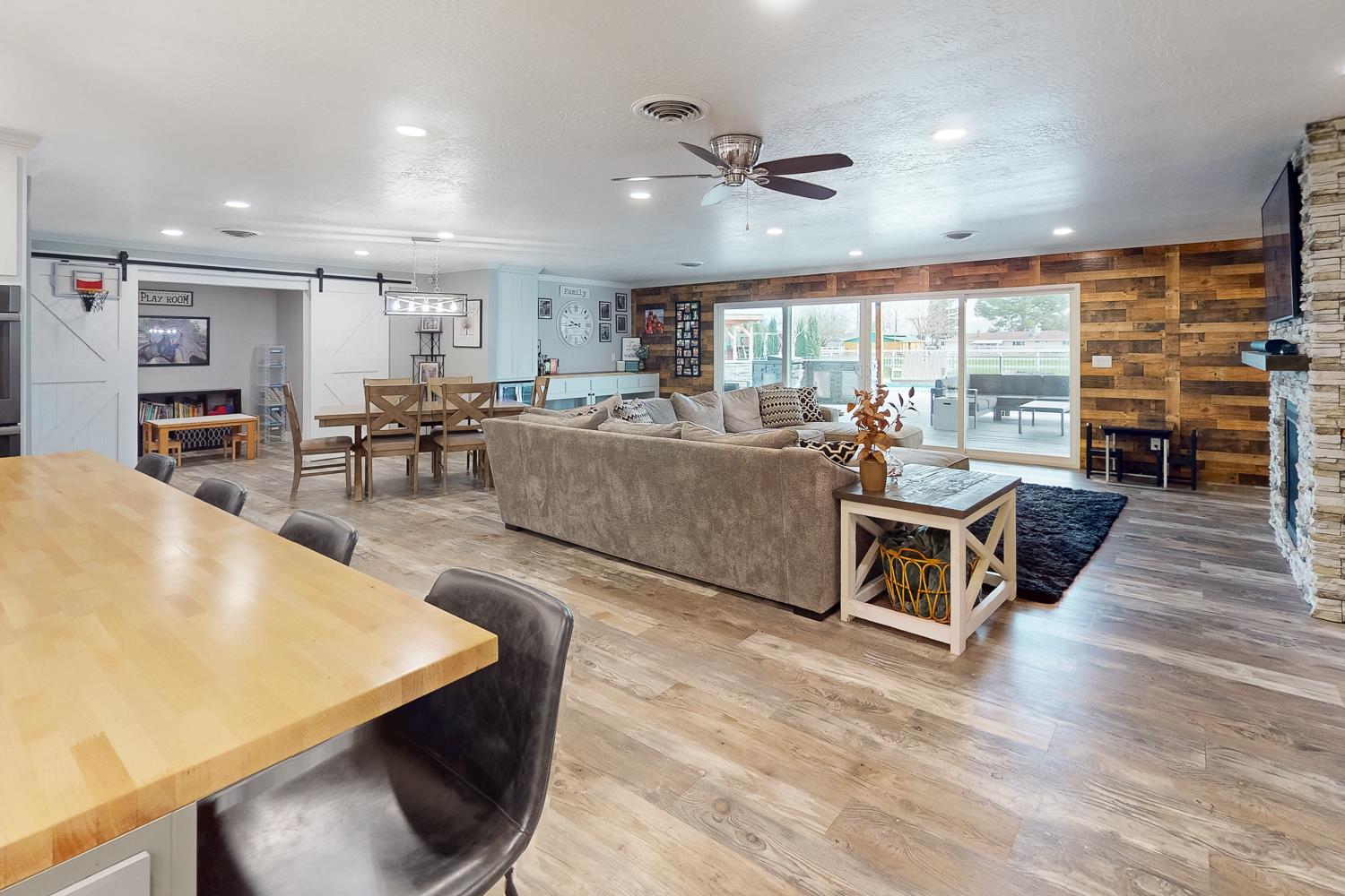 1559 Daphne Lane