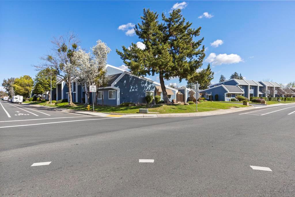 2225 Cheim Boulevard 12