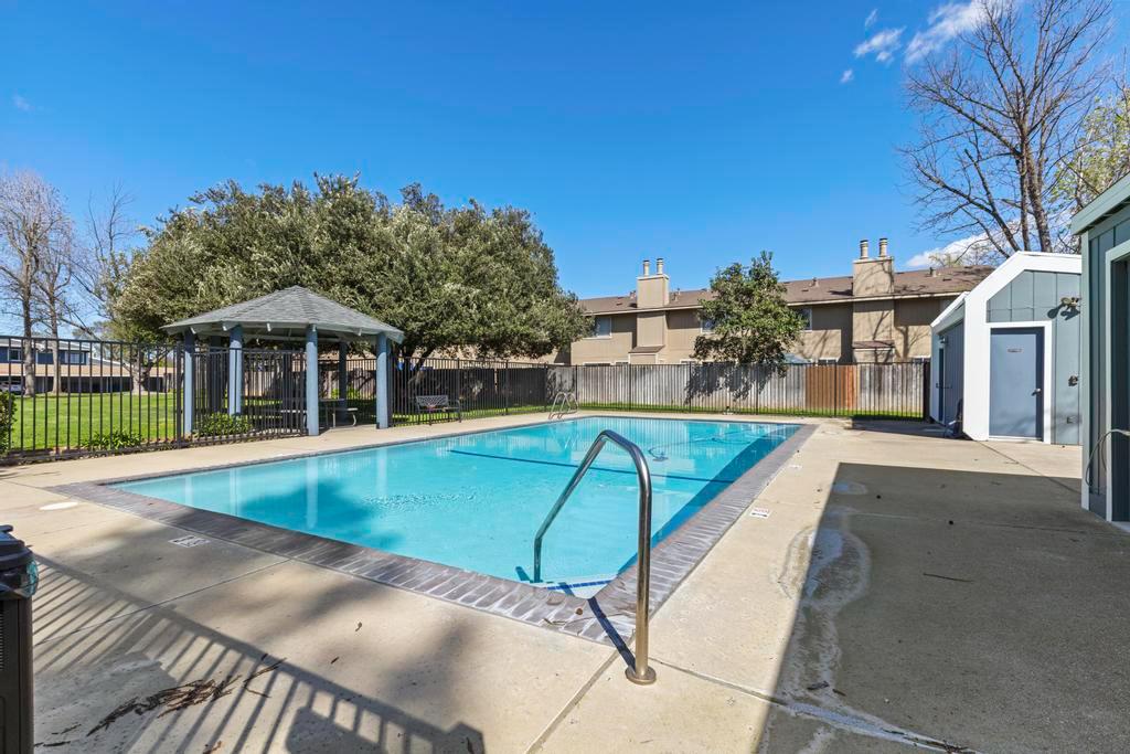 2225 Cheim Boulevard 12