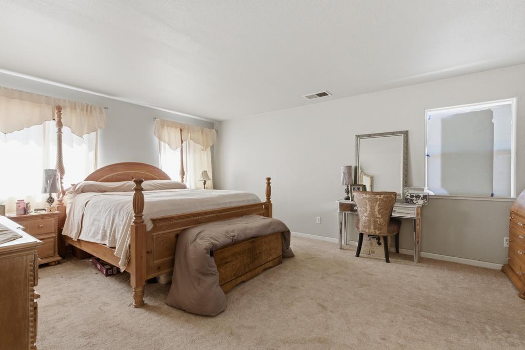 1300 Kensington Drive