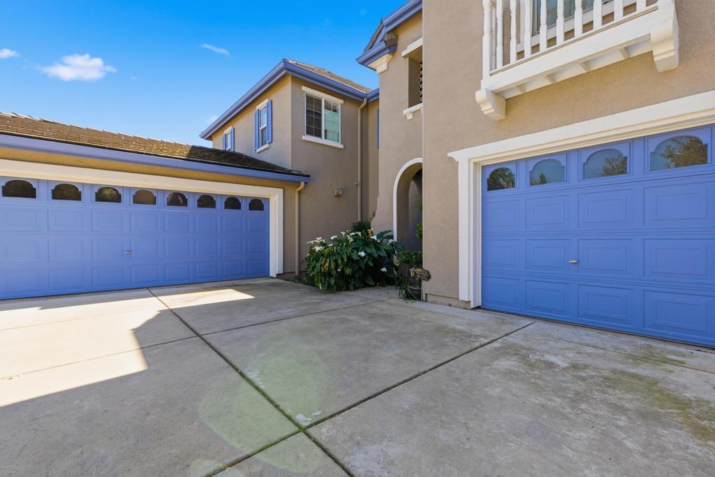 1300 Kensington Drive