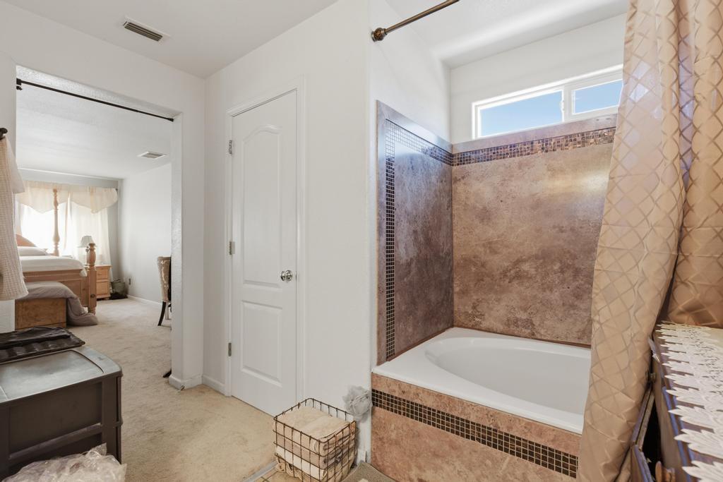 1300 Kensington Drive