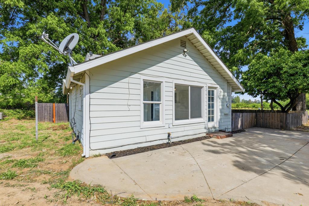3328 Walnut Avenue