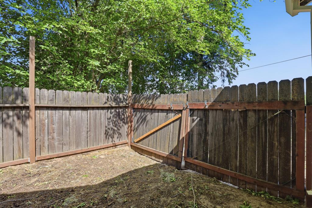 3328 Walnut Avenue