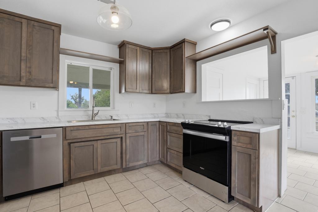 3328 Walnut Avenue