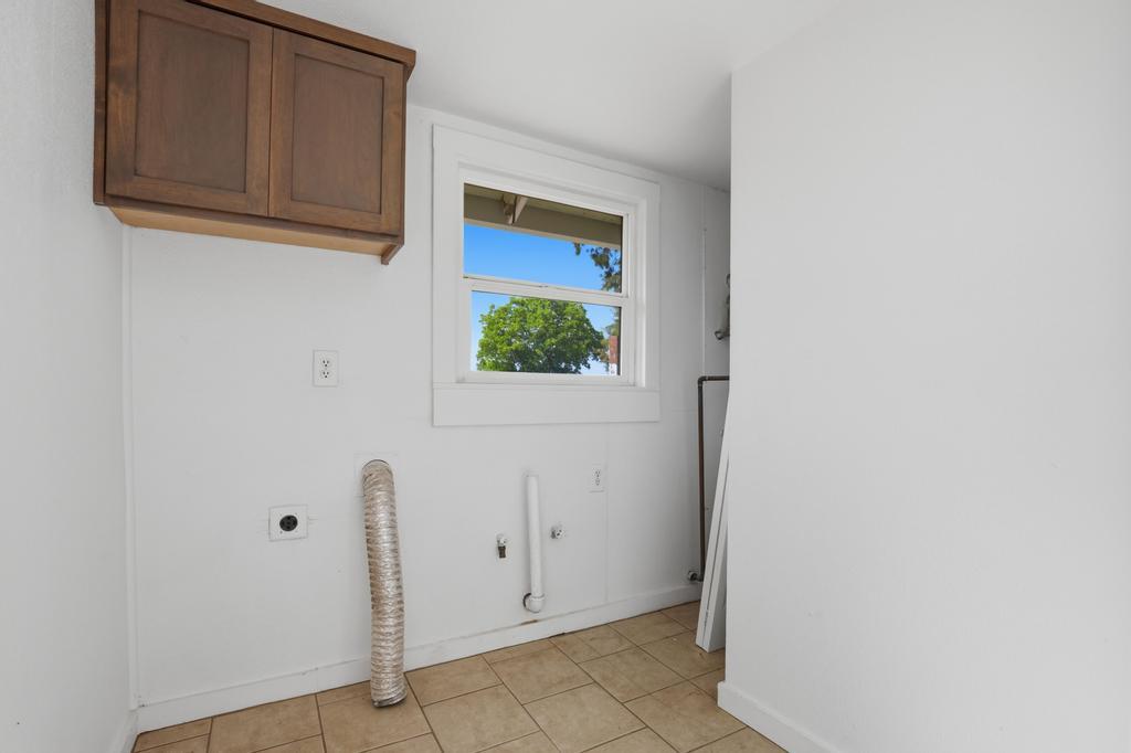 3328 Walnut Avenue