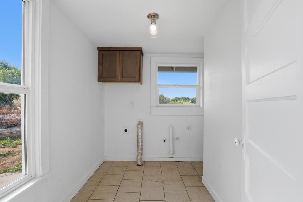 3328 Walnut Avenue