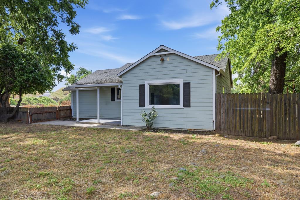 3328 Walnut Avenue