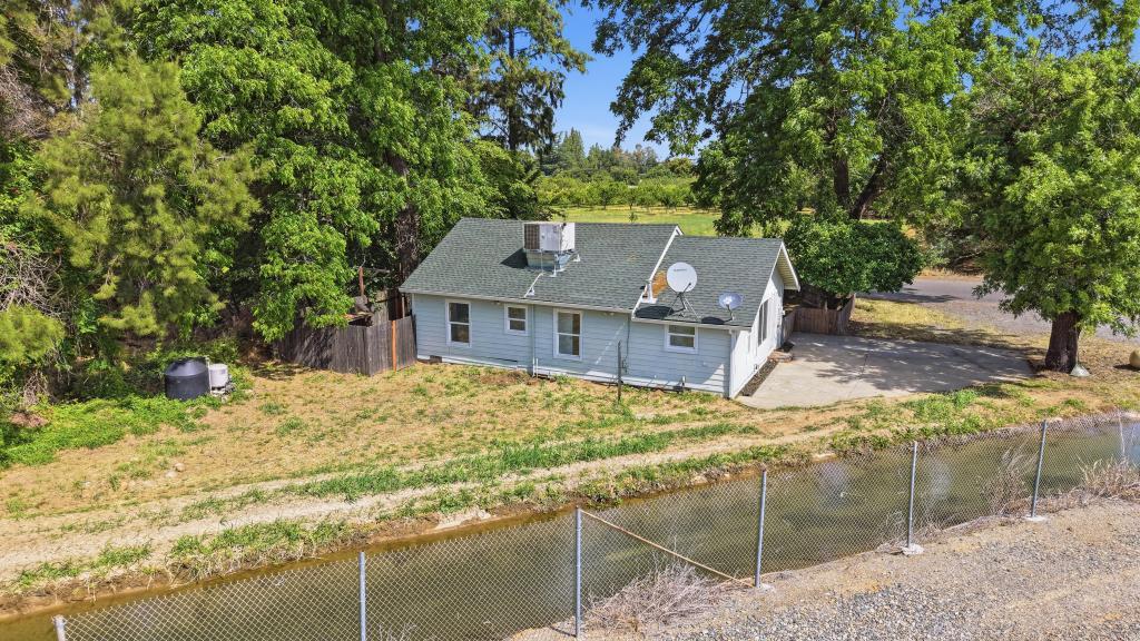 3328 Walnut Avenue