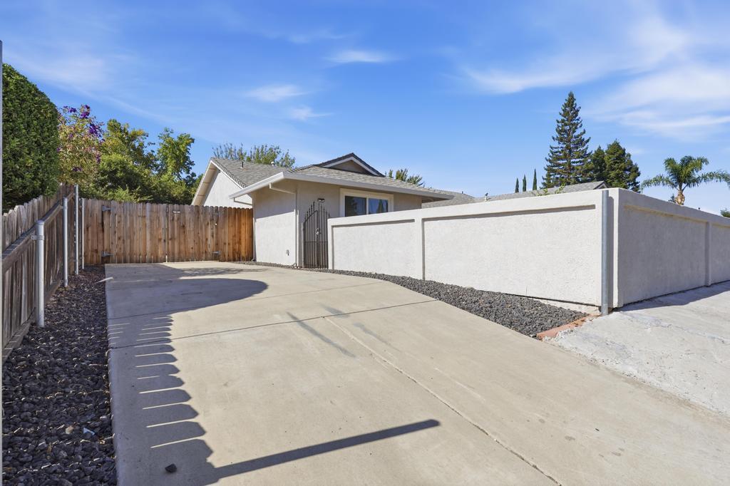 1906 Elliott Drive