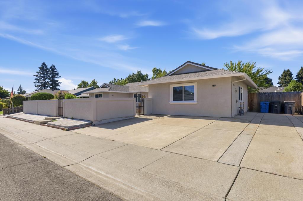 1906 Elliott Drive