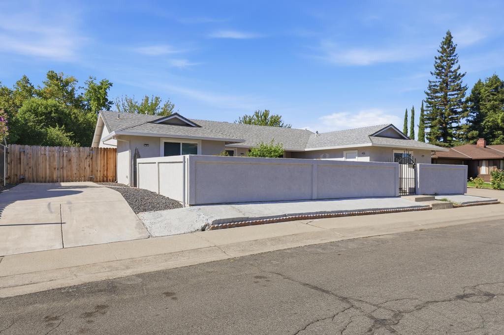 1906 Elliott Drive