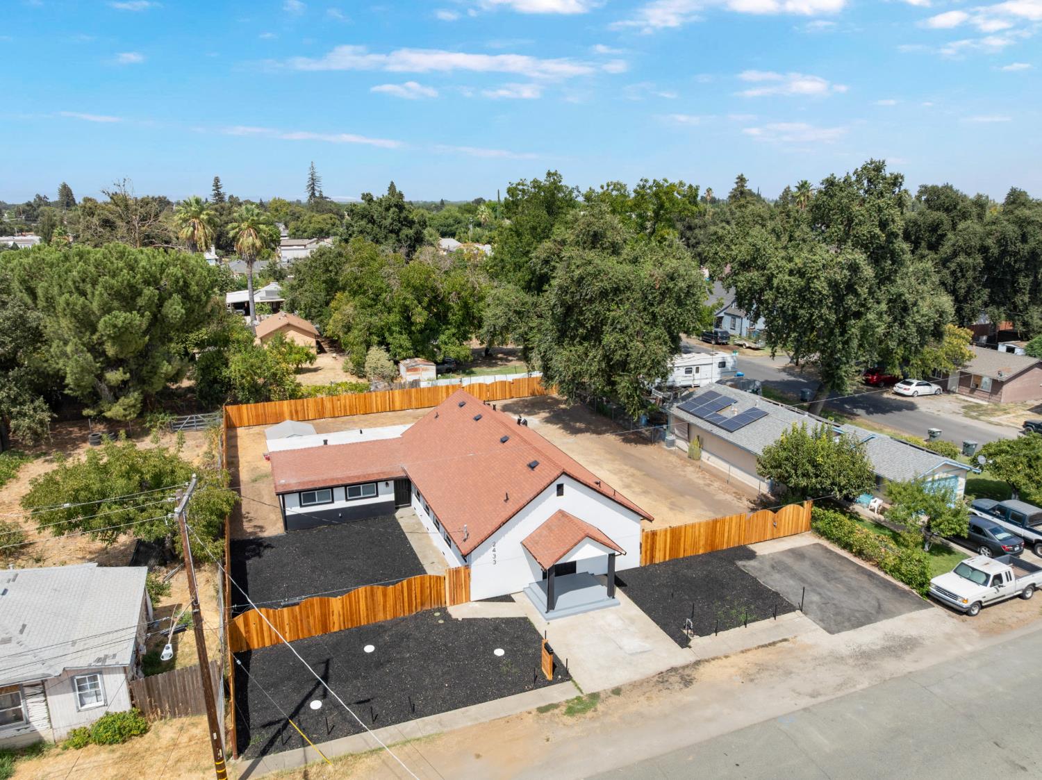 2433 Date Street