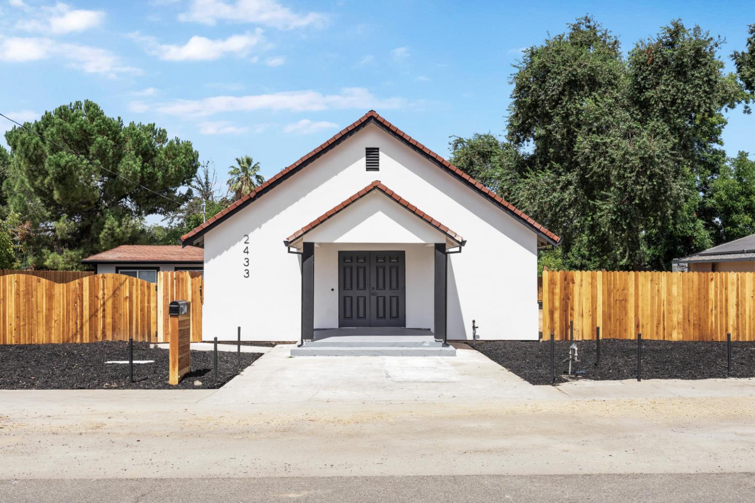 2433 Date Street
