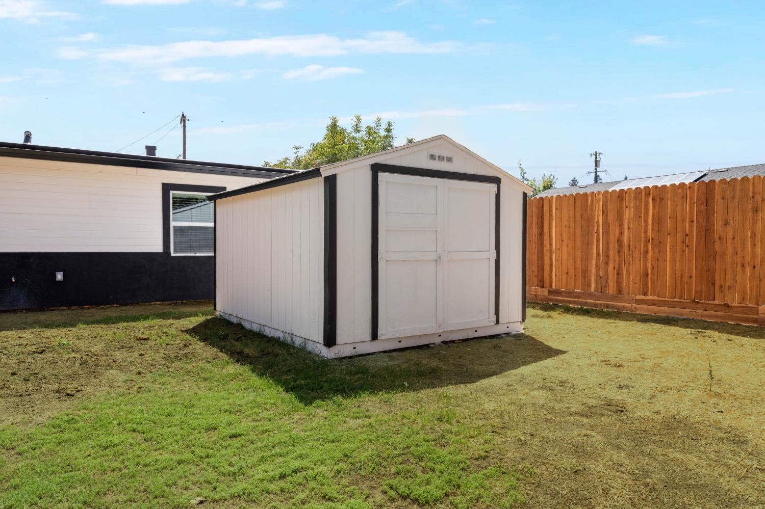 2433 Date Street