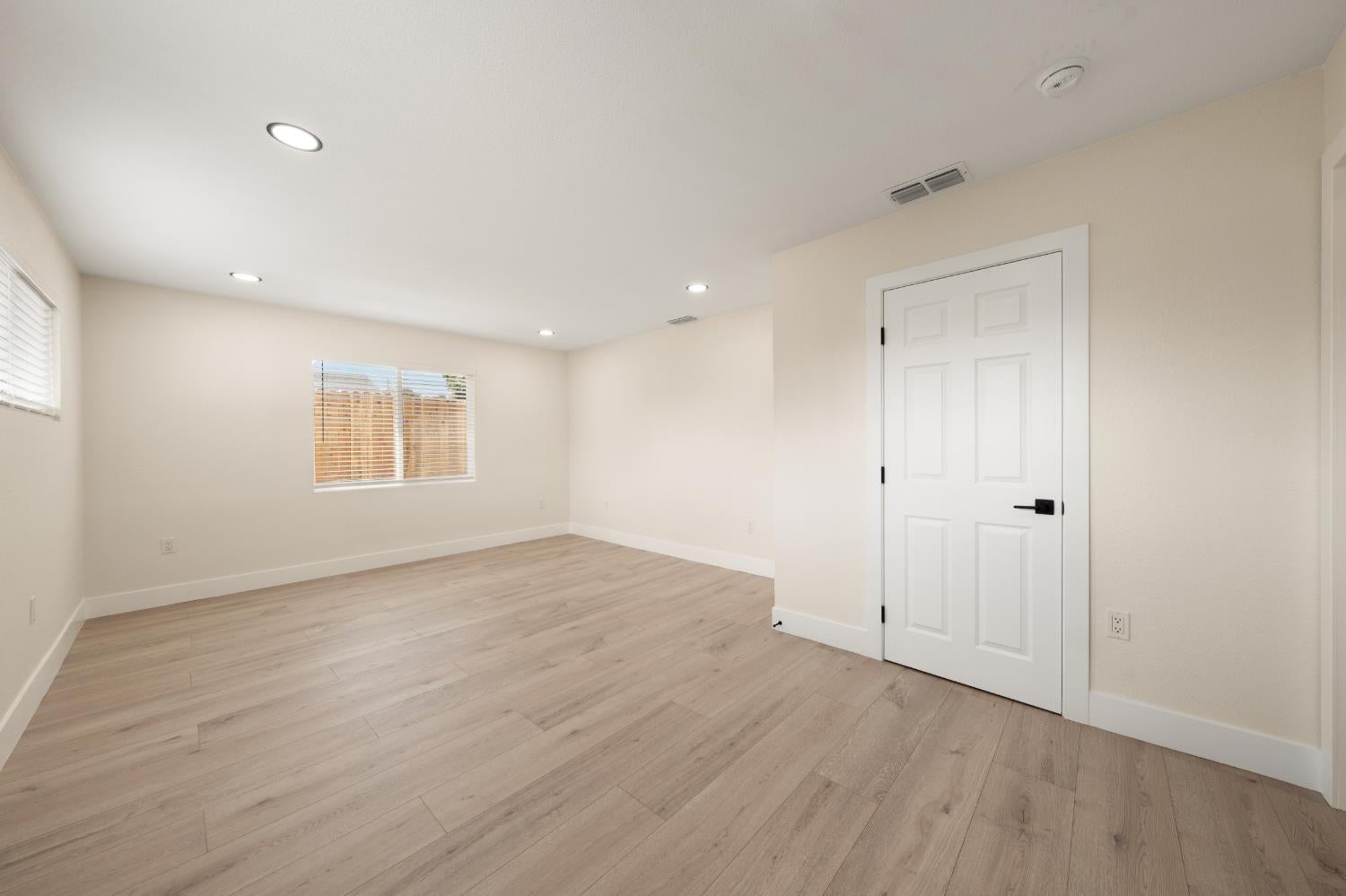 2433 Date Street
